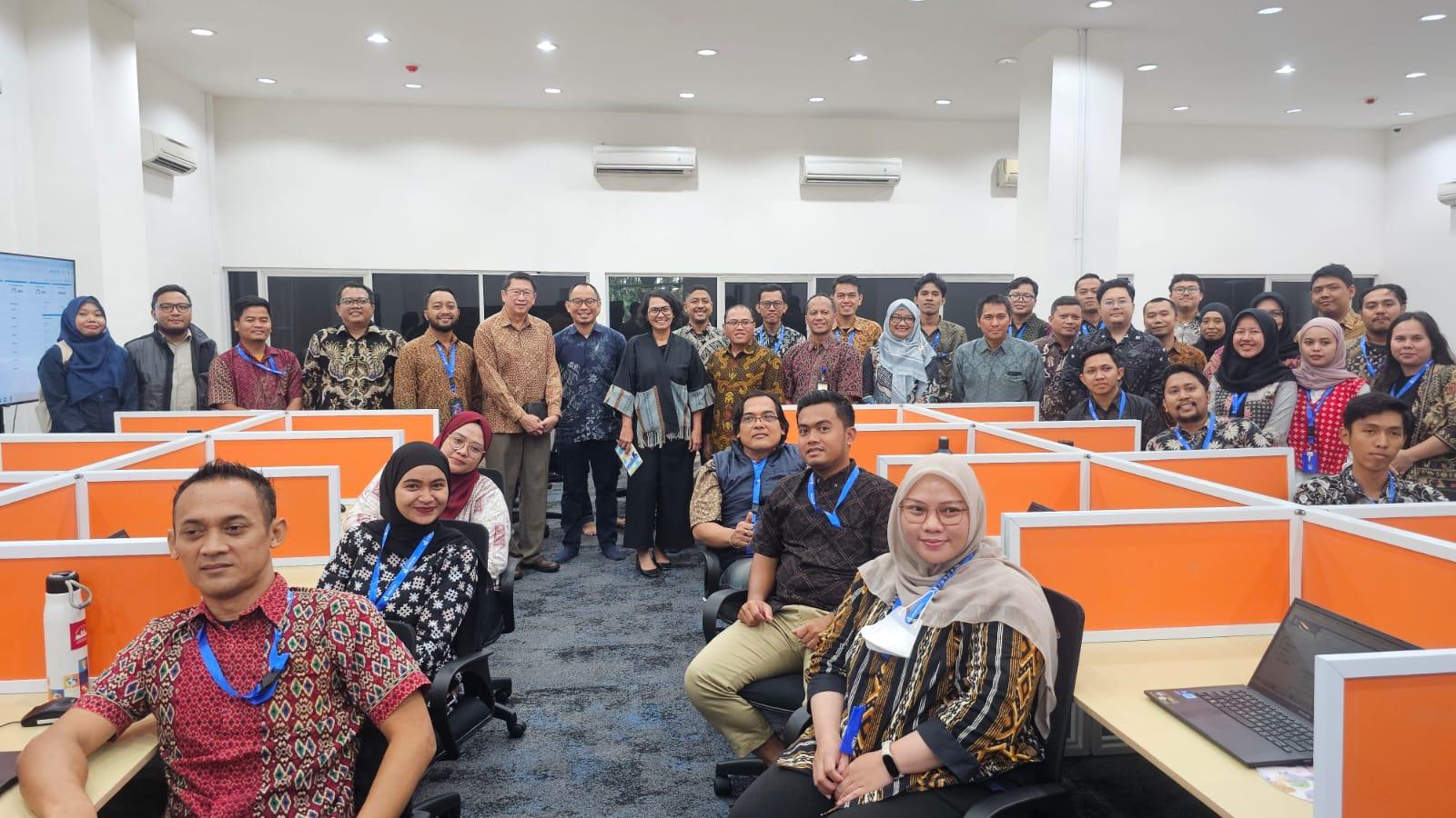 Fostering Engagement and Strengthening Collaboration, Secretary General of Kemendikdasmen Visits Kemendikdasmen Call Center